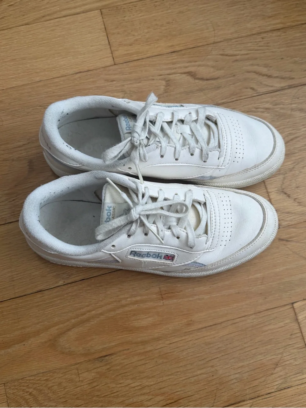 Reebok Sneakers